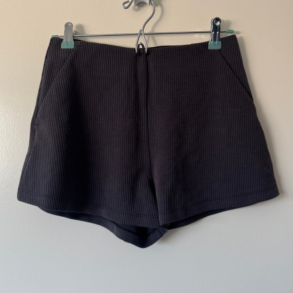 Lululemon Ribbed Softstreme High-Rise Short 2" Black Size 6 - Picture 3 of 6